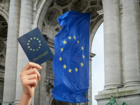 Практично всі українці, які живуть в ЄС, не мають права на громадянство там: чому?