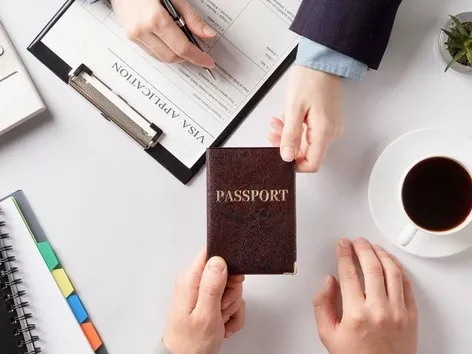 Obtaining a residence permit in Ukraine for citizens of visa-free countries: does visa-free travel affect the process?