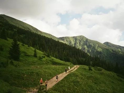 Top 8 best routes in the Carpathians in the summer of 2025