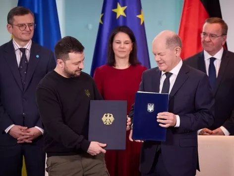 Security agreements with Ukraine: what do France and Germany promise?