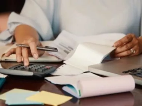 Whether a sole trader with no income needs to file a tax return and pay taxes: expert explanation