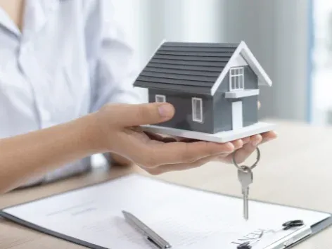 Как защитить свою квартиру в Украине, если вы за границей? Реальное решение — без приезда в Украину