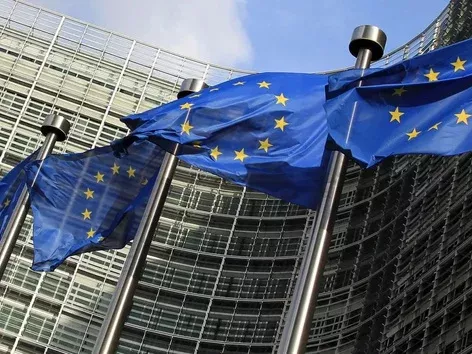 The EU will set a limit on cash payments and oblige to check buyers of cryptocurrency and luxury goods: details