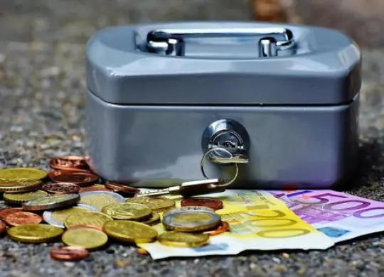 Минимальная зарплата в 2026 году: реальные жизненные стандарты в Украине и Европе