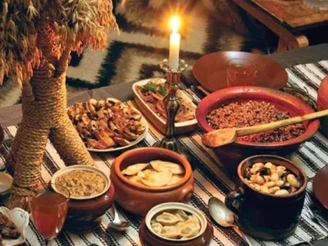 Why do they cook 12 dishes for Christmas in Ukraine?