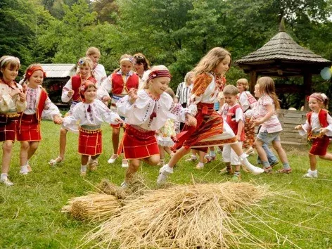 Don't know how to celebrate Easter? We offer the top 5 popular places