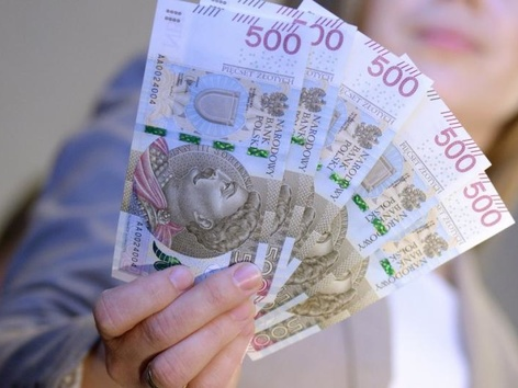 80 thousand Ukrainians are deprived of payments in Poland: how not to lose the right to financial assistance