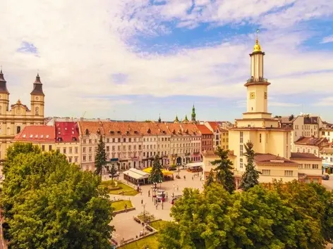 ¿Dónde ir en Ivano-Frankivsk? Una guía para visitantes primerizos