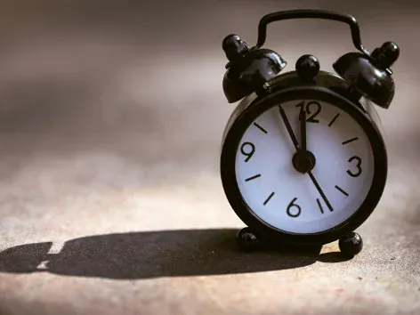 Когда перейти на зимнее время в 2025 году?