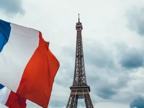 Insurance for entry to France: who needs it, rules for different visa categories, and where to buy it?