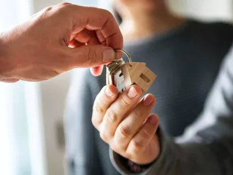 How a foreigner can rent an apartment in Ukraine: necessary documents, safe regions and useful tips