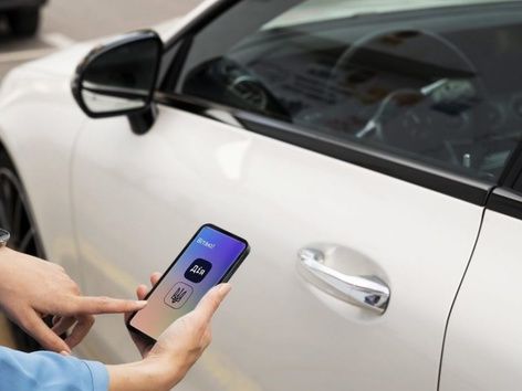 Повернути реєстрацію авто в Україні: до кого звертатися