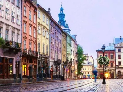 Tourists in Lviv 2024: What does a typical portrait of a city visitor look like during the war?