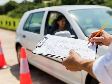 Lithuania cancels driving exams in russian, but makes an exception for Ukrainians