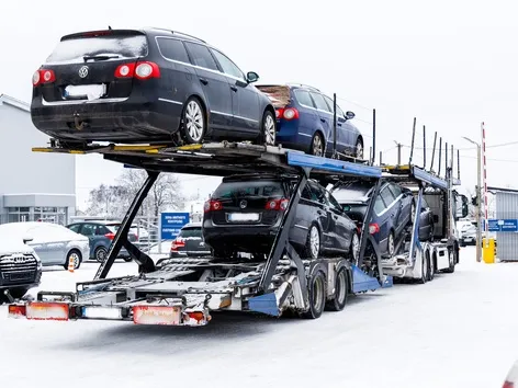 Diia объявила о цифровой таможенной очистке автомобилей: как будет работать система и от чего будет зависеть цена