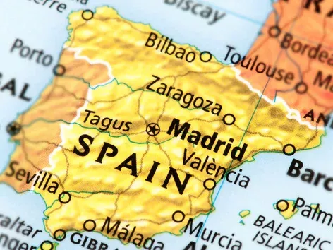 Travel to Ukraine from Spain in 2024: convenient routes and entry rules