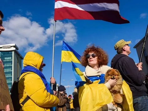 Las autoridades letonas aprueban enmiendas a la ley de apoyo a los ucranianos: ¿qué cambiará?