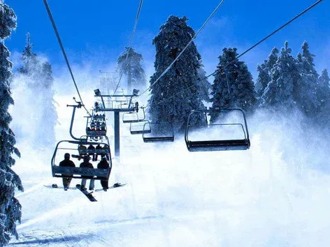 7 бюджетных горнолыжных курортов в Европе, где зима становится настоящим праздником