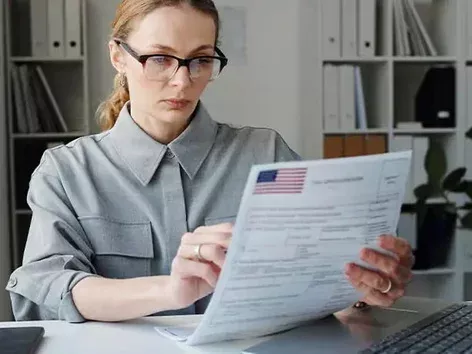 How many foreigners work in Ukraine and how has their number changed since the start of the war?