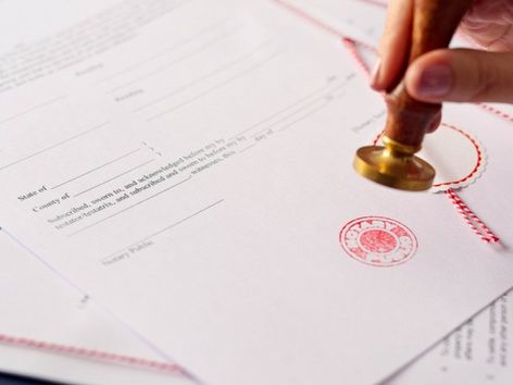 Apostillisation of documents for Ukrainians in 2025: what is an apostille and why is it needed