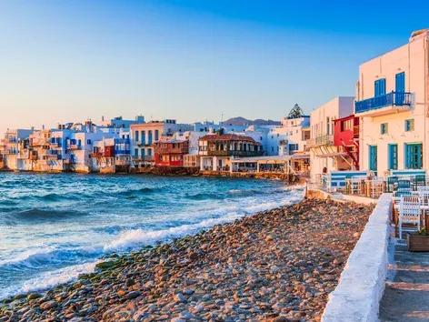 Греція надає безкоштовний відпочинок туристам, чий відпочинок був перерваний лісовими пожежами у 2023 році