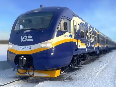 “Ukrzaliznytsia” aumenta los precios de los billetes: ¿qué trenes se volverán más caros y está esto relacionado con el programa de viaje gratuito “UZ-3000”?
