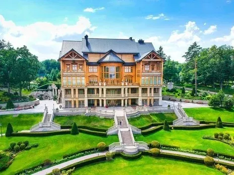 Le parc-monument de Mezhyhiria ouvert aux visiteurs pour la première fois dans un nouveau format : guide de résidence et prix