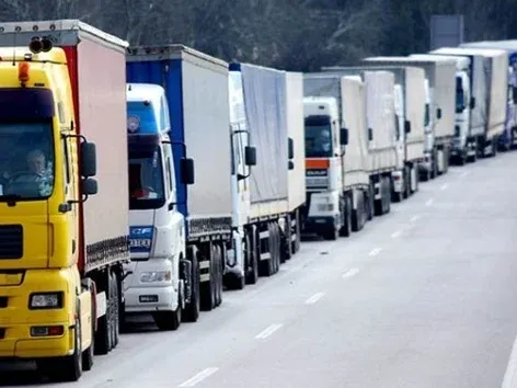 С 1 января 2026 года правила международного грузового транзита изменятся в Венгрии: подробности