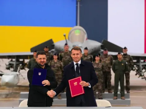 Украина и Франция подписали исторический оборонный пакт: Киев получит системы ПВО и истребители