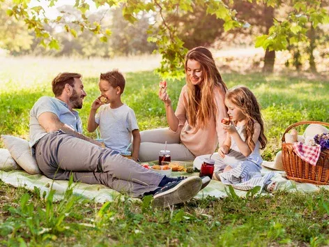 Where to go for the weekend: the best tours in Ukraine for a vacation with family and friends