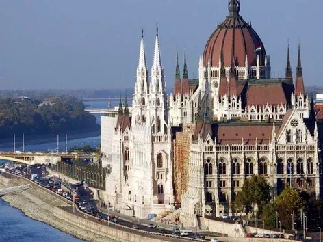 Как добраться в Украину из Венгрии в 2025 году: удобные маршруты и правила въезда