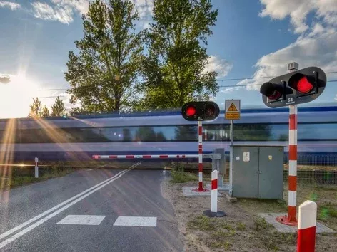 Правила руху через залізничні переїзди: пам’ятка для водіїв