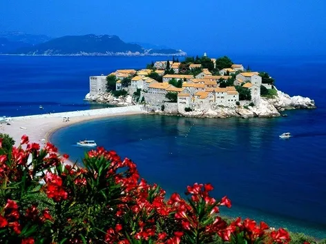 How to get to Ukraine from Montenegro in 2024: convenient routes, entry rules and useful tips