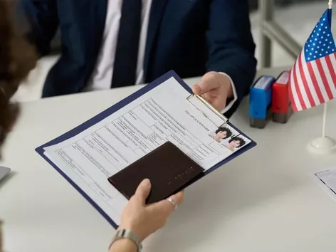 Страховка для в'їзду в США: коли потрібна та правила оформлення для різних категорій віз