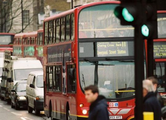 Срок пользования украинскими водительскими правами в Британии могут продлить: что известно