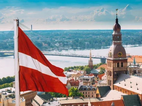 Украинцы в Латвии потеряют право на получение определенной финансовой помощи: детали