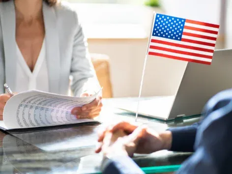 Die Vereinigten Staaten führen neue Gebühren für Asylsuchende und Antragsteller von Arbeitsgenehmigungen ein