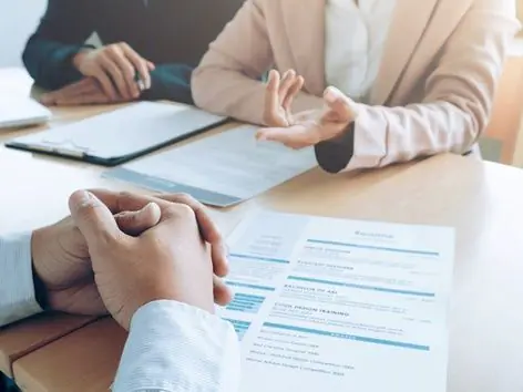 Almost half of Ukrainians cannot find a job with a decent salary: new study