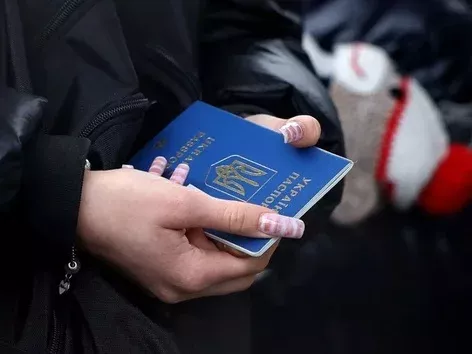 Can Ukrainians with temporary protection travel from the EU to Ukraine?