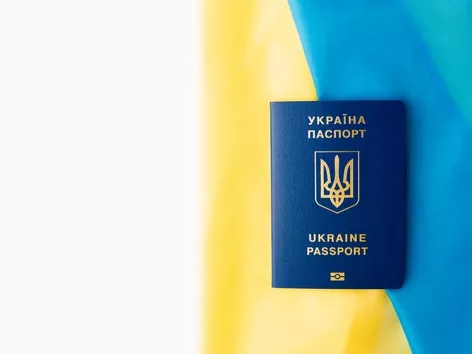 Citizenship or residence permit: what rights and obligations does a foreigner have in Ukraine?