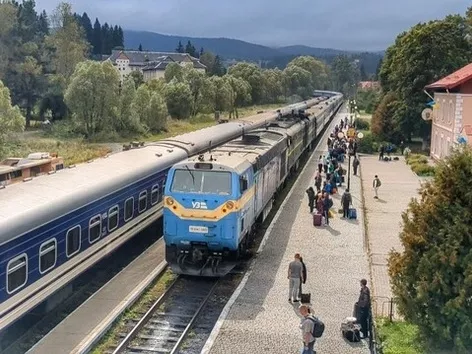 Ukrzaliznytsia warns of train delays near Kyiv: what is known