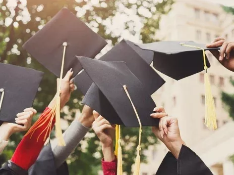 Завершение учебы за границей: как получить украинский диплом в 2025 году