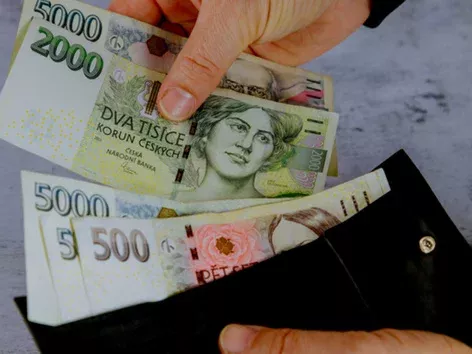 Emergency financial assistance for Ukrainians in the Czech Republic: how to get it