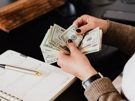 Why do Ukrainians in Poland take out loans from banks?