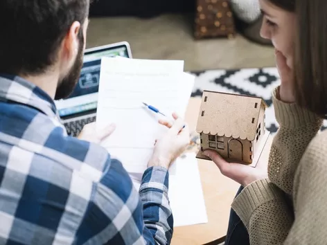 Do you need to insure your apartment when renting it out?