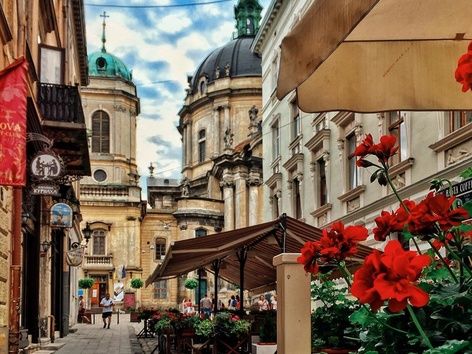 От мистических легенд до подземных тоннелей: путеводитель по Львову