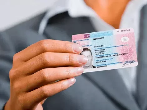 Коли і хто повинен оновити дані в PESEL UKR: інструкції для українців у Польщі