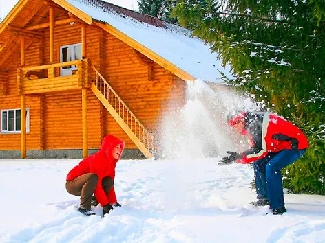 Interesting travel destinations in December: where to go before the holidays?