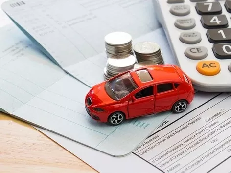 Why do Ukrainians buy more expensive cars during the war?