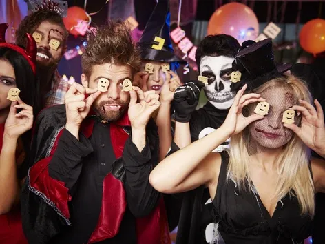 Хэллоуин 2025: как праздник тьмы и огня отмечается в разных странах мира?